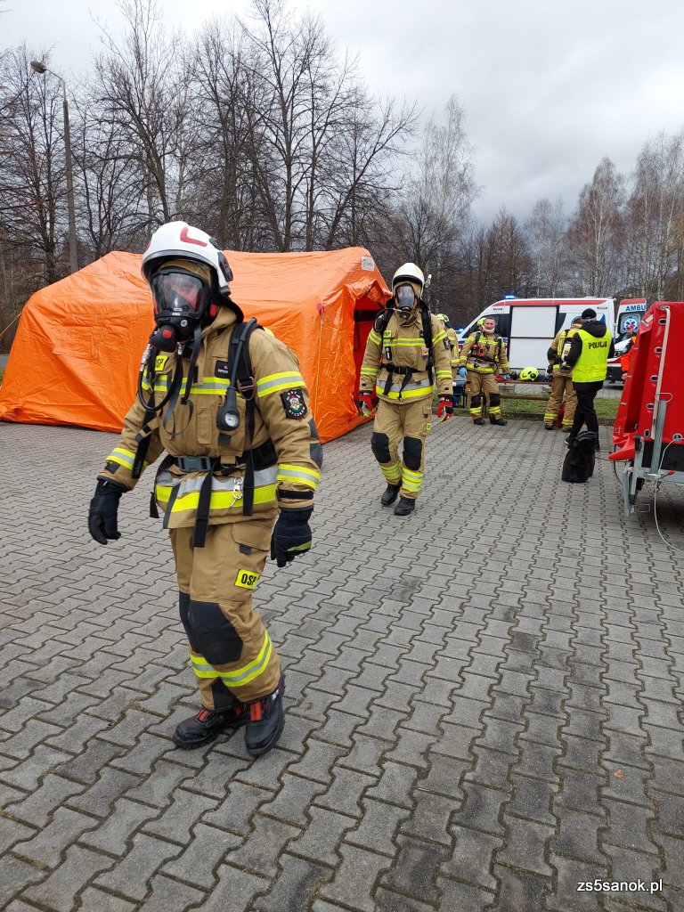Strażak w czasie ćwiczeń