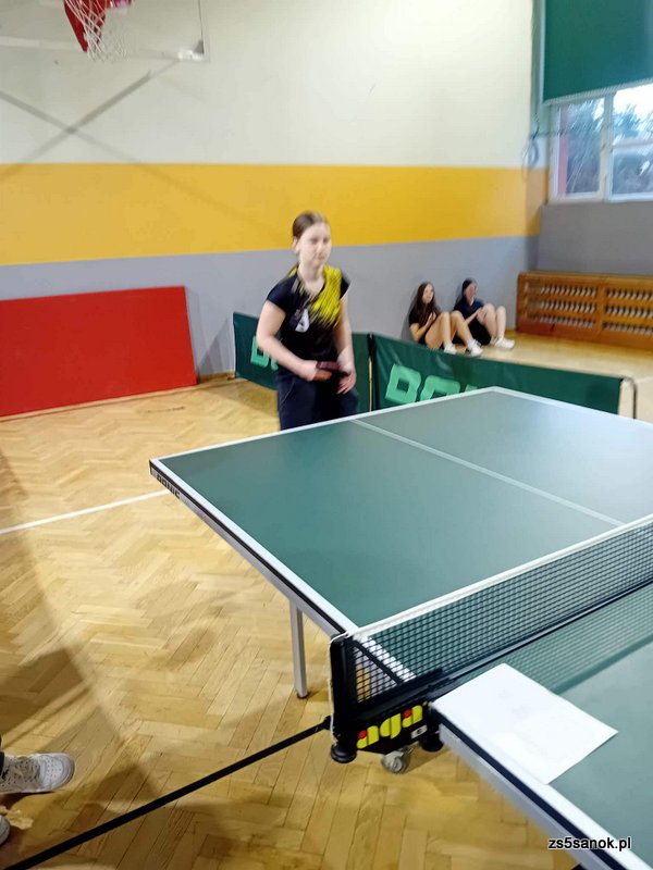 Zawodniczka przy stole